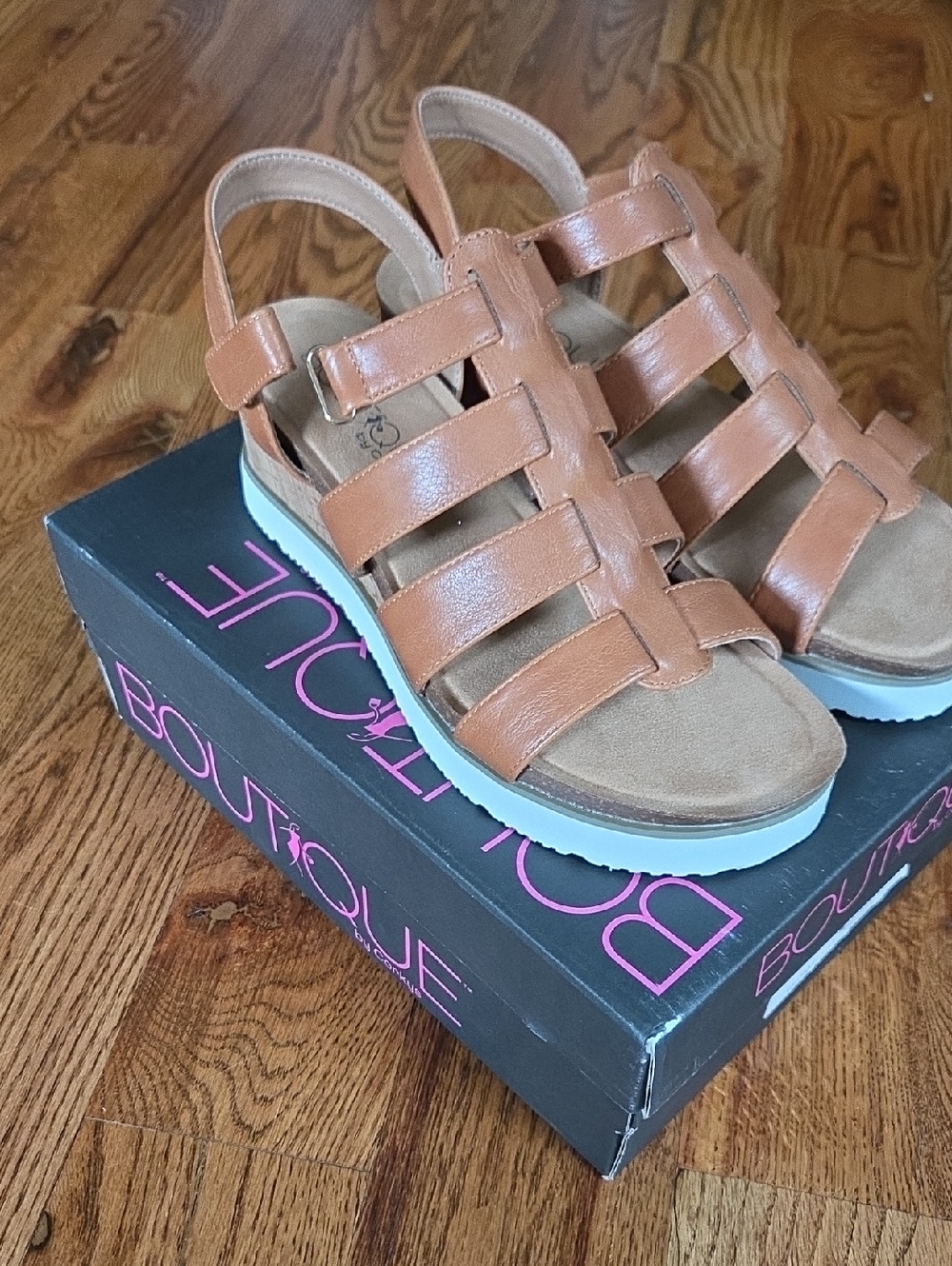 Corkys Boutque Fantasy Women Sandals Size 9 Cognac Color 2.5 Inch Heel